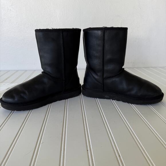 UGG Leather Classic Short Boots size 7 - Picture 5 of 10